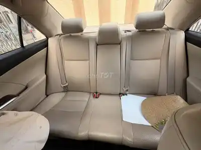 Toyota Camry 2.0 E желтый песок 90 000 км