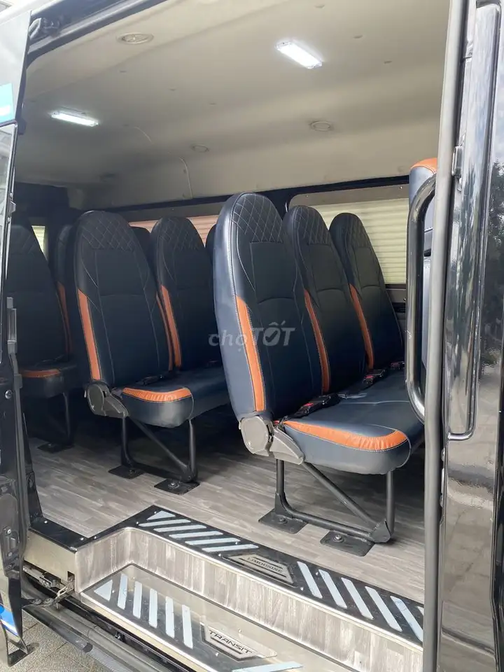 Ford Transit 2023, 16 мест, черный, 100 000 км