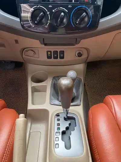 Toyota Fortuner 2010 Автомат Серебристый