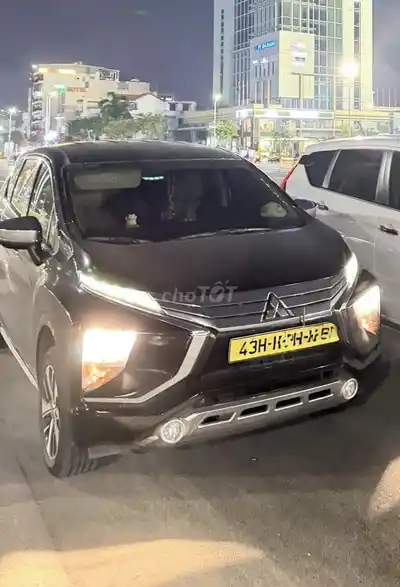 Mitsubishi Xpander, 7 мест, автомат, черный