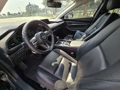 Mazda 3 Luxury 2023 серая 16000 км