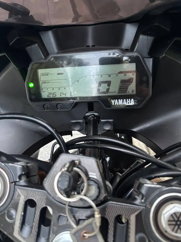 YAMAHA R15 v3