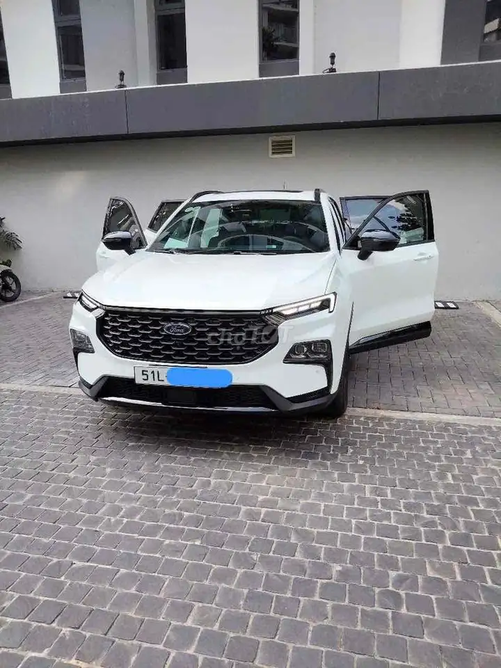 Ford Territory Sport 2025, пробег 4000 км, белый