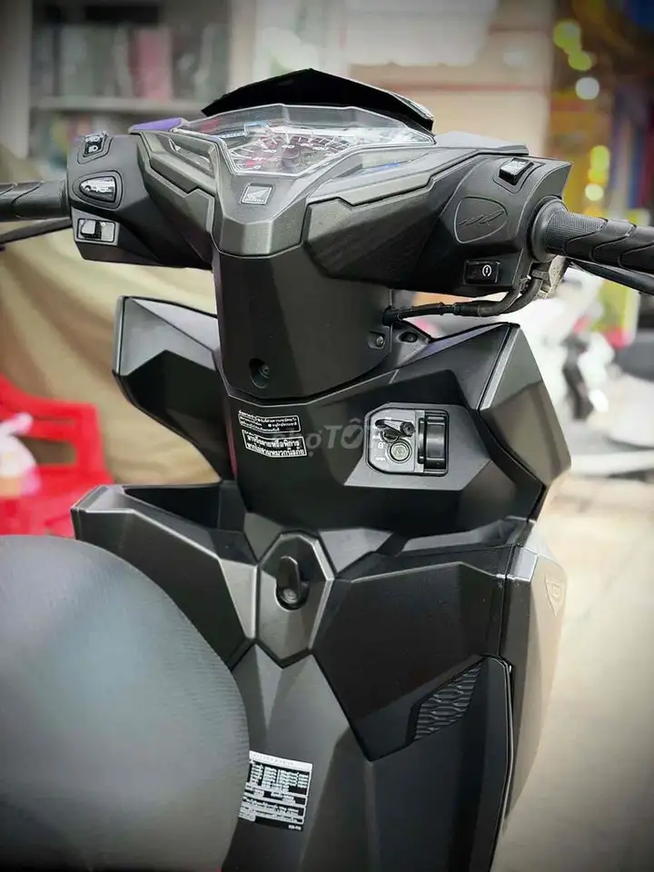 Honda Click 125i 2017 тайской сборки, черный, красный