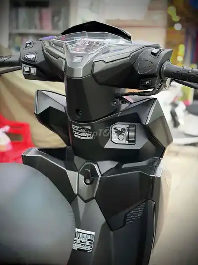 Honda Click 125i 2017 тайской сборки, черный, красный