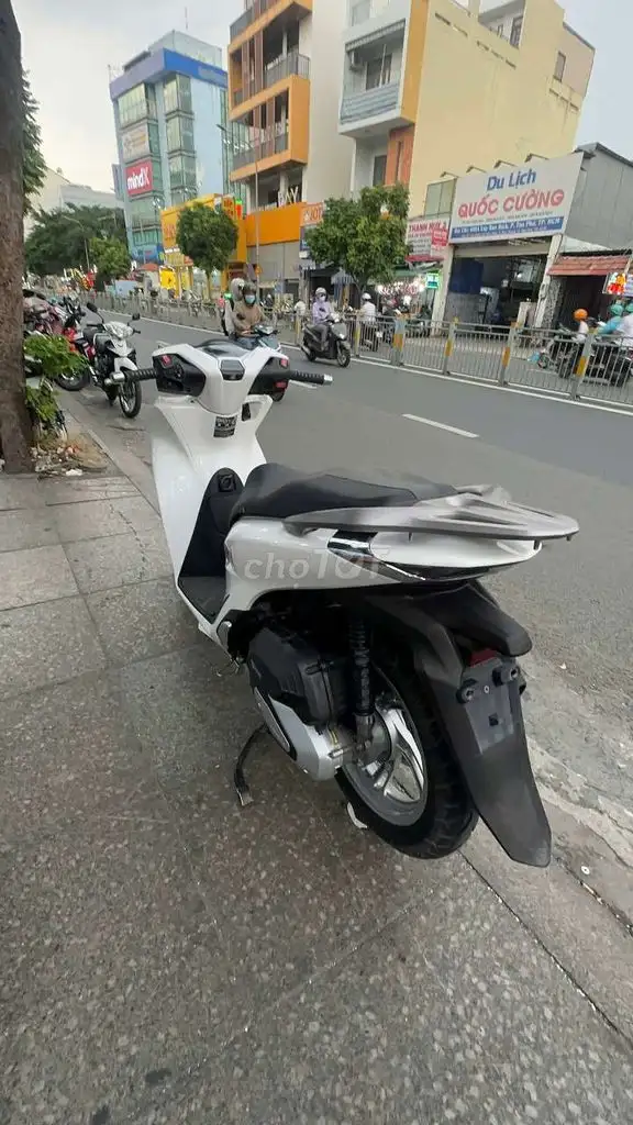 Honda SH 150 ABS 2021 Белый, состояние 90%