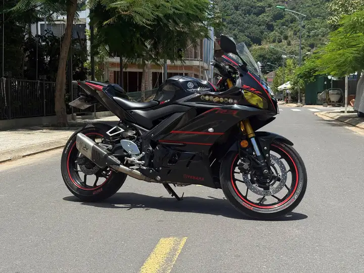 Yamaha R3 2023