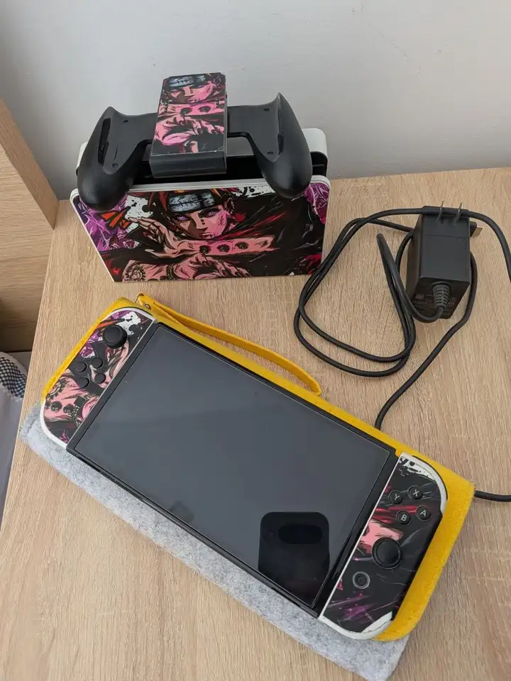 Kindle Paperwhite 6 и Nintendo Switch OLED