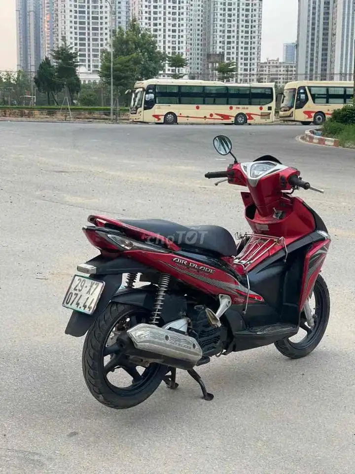 Honda Airblade 110 FI 2012 красный