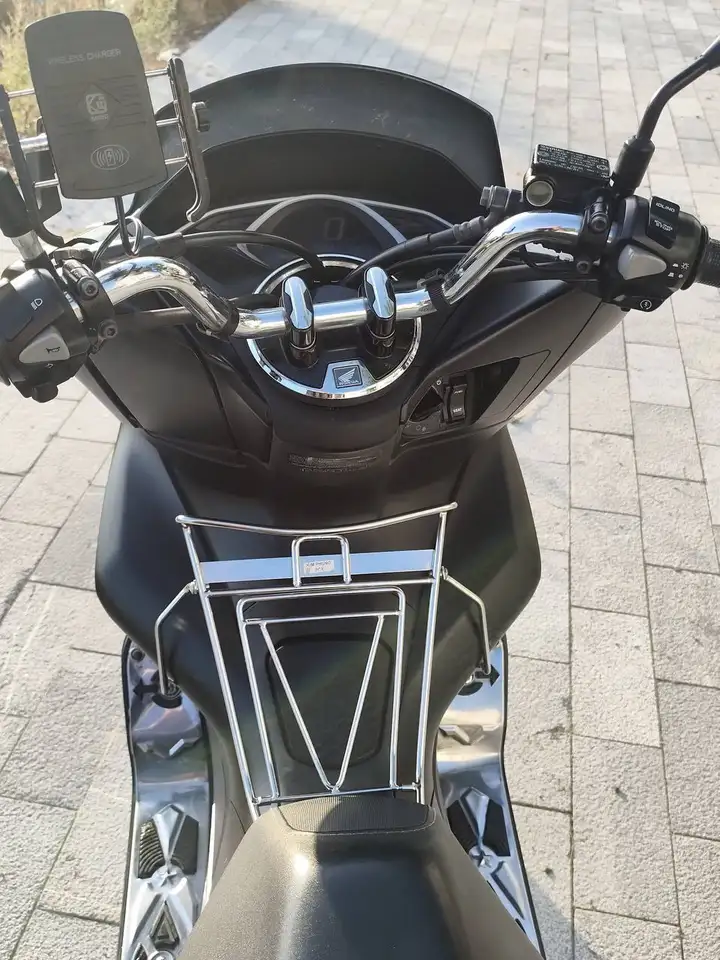 Honda PCX-3 150 кубов (2018 год)
