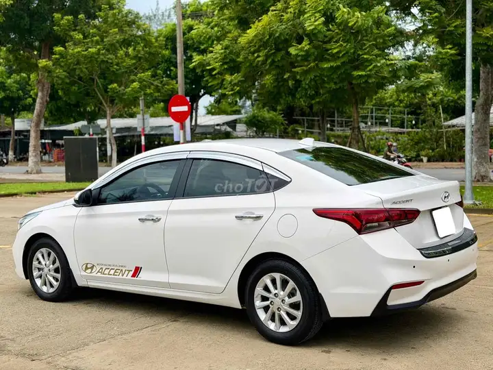 Hyundai Accent 1.4MT 2019 белый 80 000 км