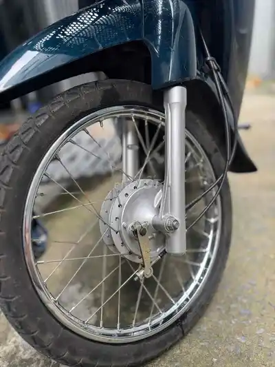 Синий мопед Honda Wave A в оригинале
