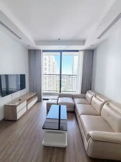 Аренда квартиры с 3 спальнями в Vinhomes Greenbay с видом на озеро