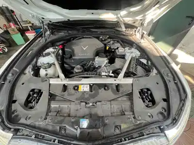 VinFast Lux A2.0 2022 Plus 16800 км, белый