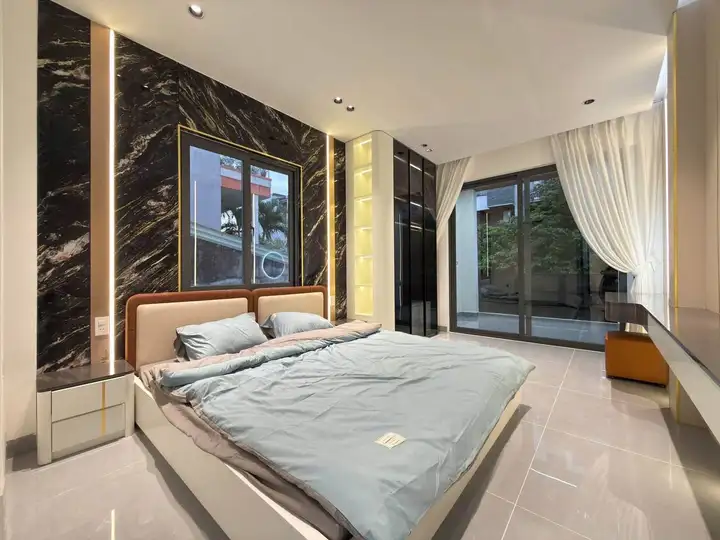 Аренда дома 3 этажа, 5 спален, 50 м², Thanh Khe