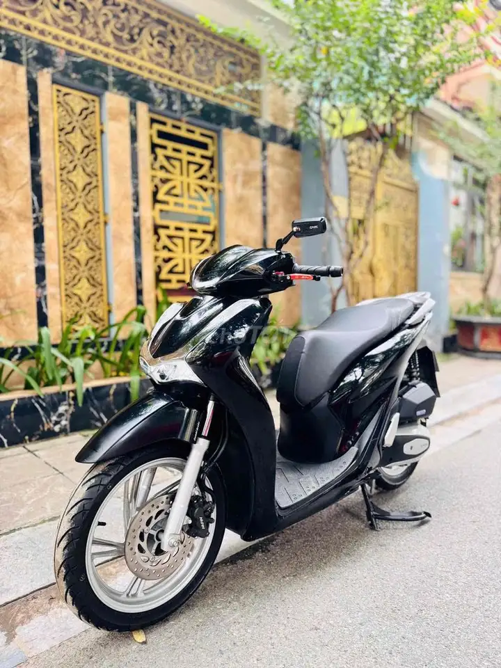 Honda SH 125i 2022 черный, состояние как новый