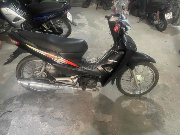 Honda Wave 100, черный, номерной знак Ханой