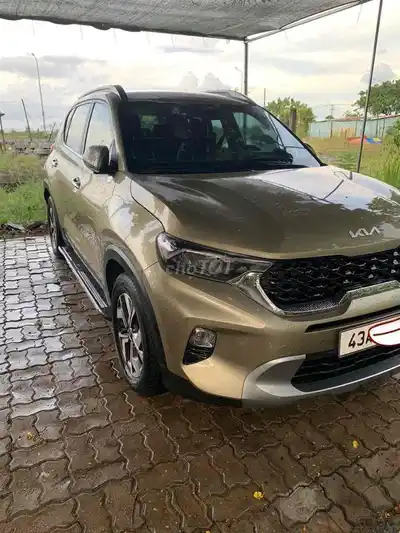 KIA Sonet 2022 1.5 бензин, жёлтый