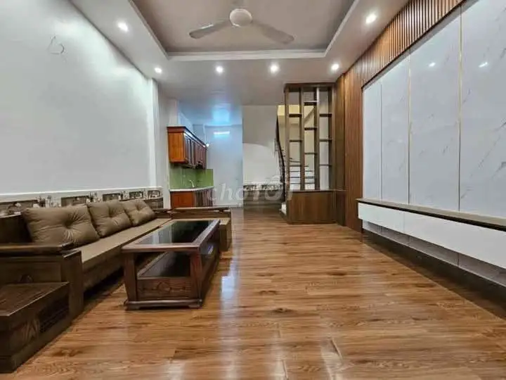 Nhà 5 tầng 34m² MT 4.1m ô tô đỗ cửa Thạch Bàn 7 tỷ
