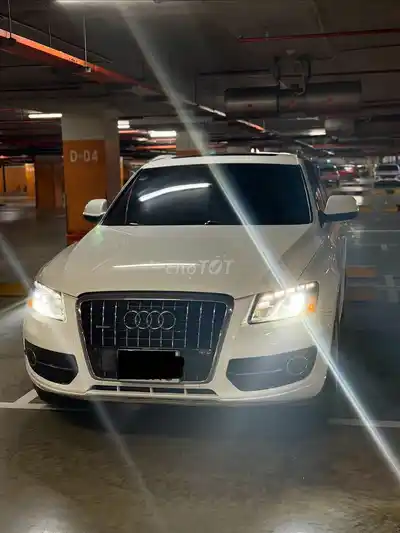 Ауди Q5 QUATTRO ПРЕМИУМП 2.0T модель 2010 года