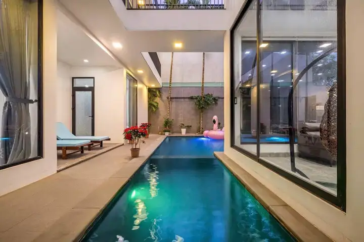 Вилла 3 этажа, 9 спален, 300 м²