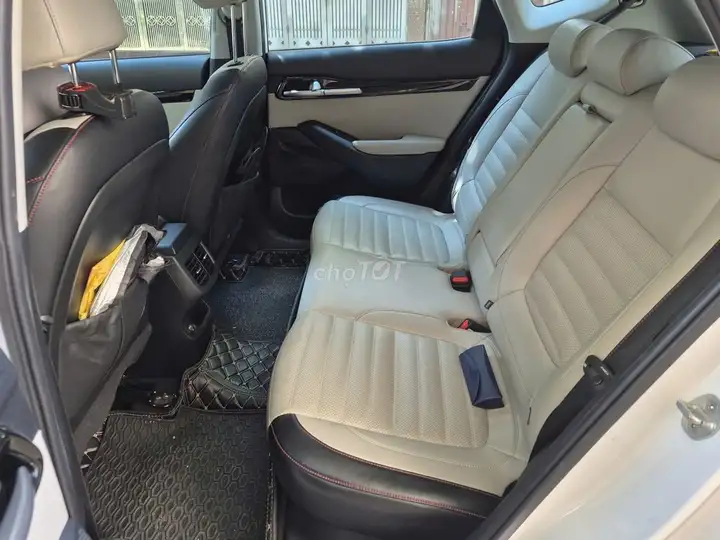 Kia Seltos 1.4 Premium 2020 белый с черной крышей