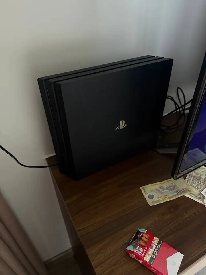 PS4 Pro 1ТБ hack версия с двумя джойстиками и играми