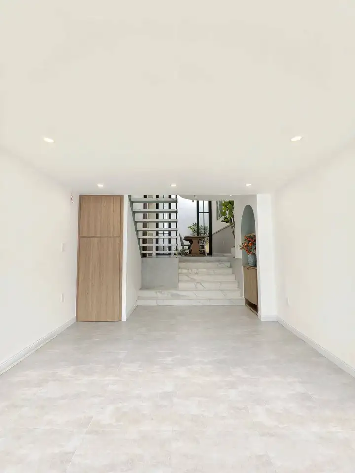 Дом 3 этажа, 3 спальни, 4 WC, 54 м²