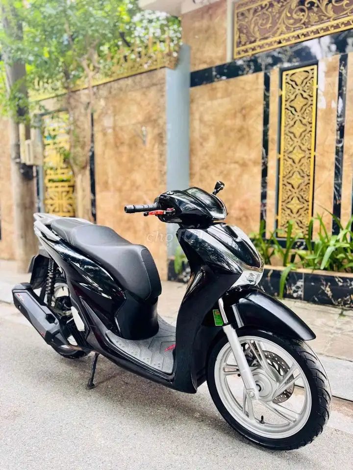 Honda SH 125i 2022 черный, состояние как новый