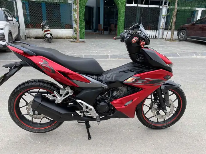 Honda Winner X красно-черный -2021, собственник, состояние 95%