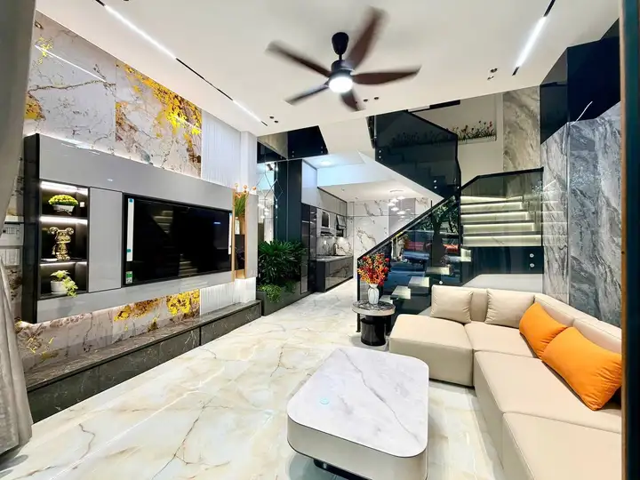 Дом 3 этажа: 3 спальни, 4 санузла, Hoa Minh
