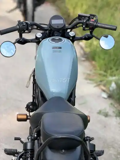 Honda Rebel 300 2021 в синем цвете