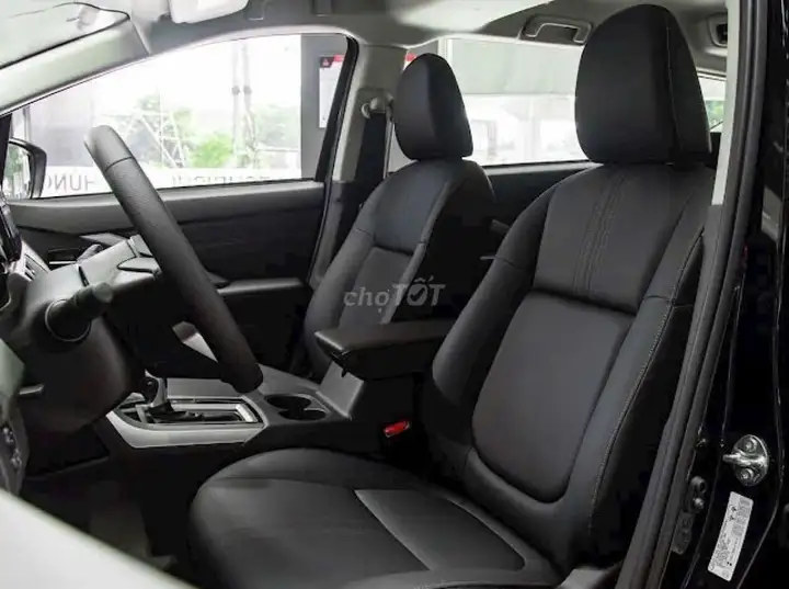 Mitsubishi Xpander 7 мест, черный
