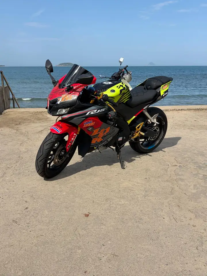 Yamaha R15