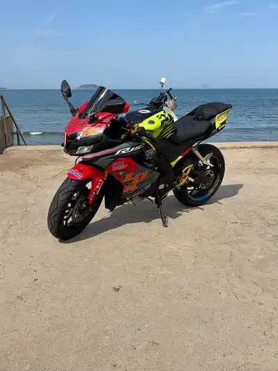 Yamaha R15
