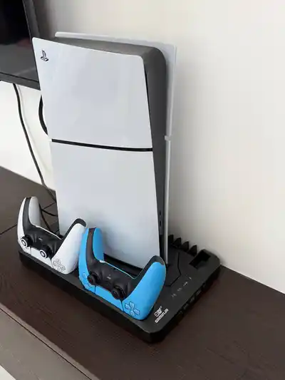 PlayStation 5 + 2 оригинальных джойстика + док-станция