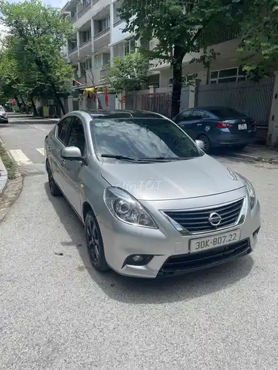 Nissan Sunny AT 2015 Серебристый Автомат