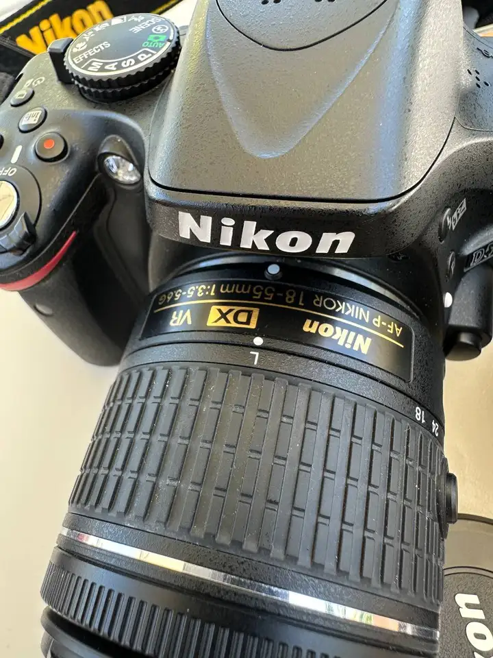 Фотоаппарат зеркальный Nikon D5200 Kit 18-55мм f/3.5-5.6, черный