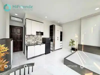 Перекресток Phú Nhuận 🔥 Студия 30м2 с балконом, окном, мебелью у парка Gia Định