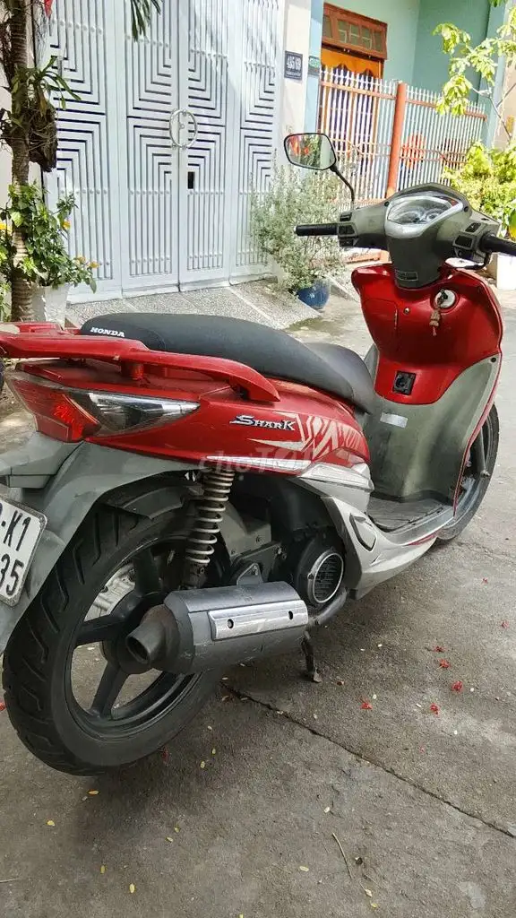SYM Shark Fi 125cc, красный