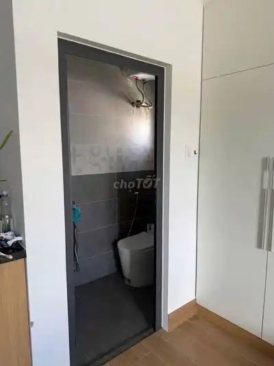 Полностью меблированный хостел рядом с аэропортом, 40 Nguyen Huu Tho, 5tr