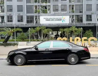 Мерседес-Бенц S400 градусов S450 Майбах 2020 черный
