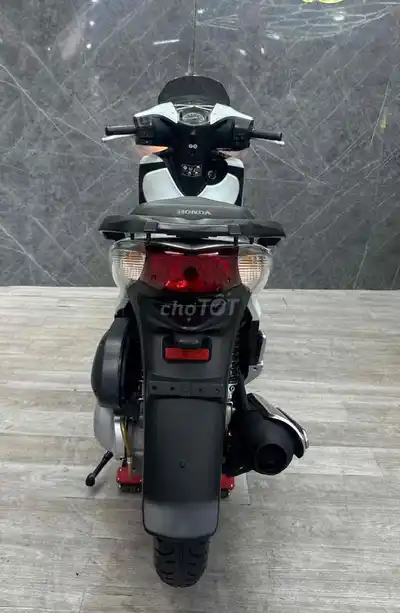 Honda SH 125i 2012 белый-чёрный, полностью оригинал