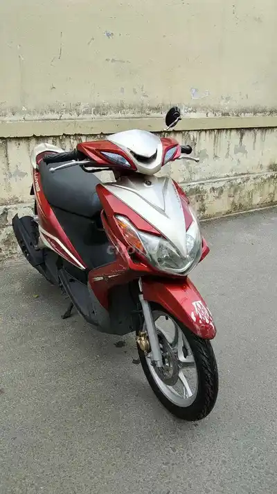 Yamaha Luvias 2023 Красный Скутер