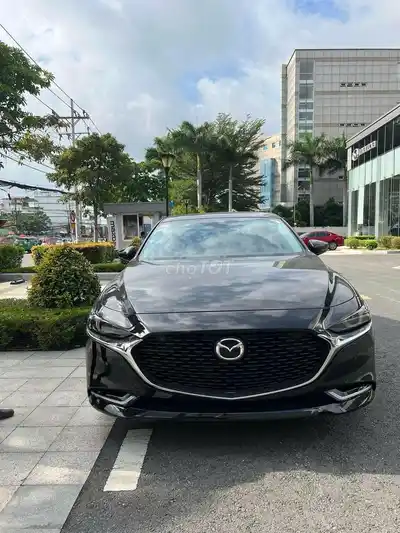 MAZDA 3 1,5 Л РОСКОШНЫЙ КРАСИВЫЙ АВТОМОБИЛЬ 2023 ГОДА, МЕНЕЕ 9000 КМ