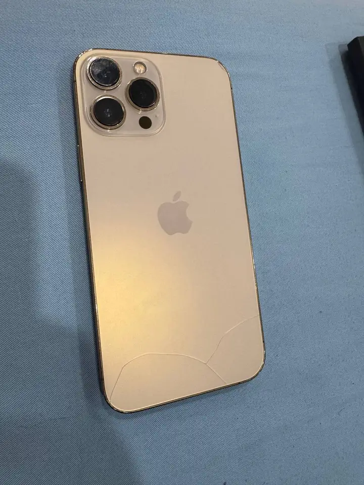 iPhone 13 Pro Max золотой