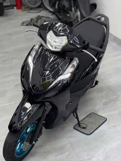 Honda Lead 125 4val черного цвета