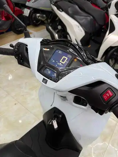 Honda SH 350i 2025 Белый Spotify 8000 км