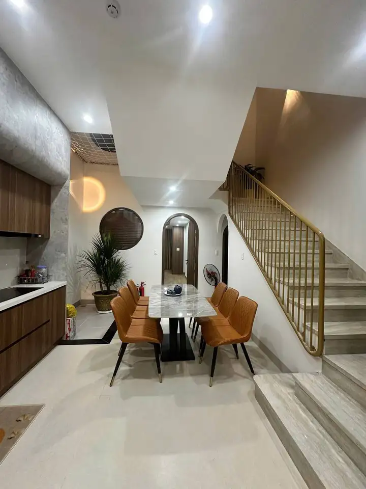 Дом 4 этажа 4 спальни 100 м² Hoa Xuan