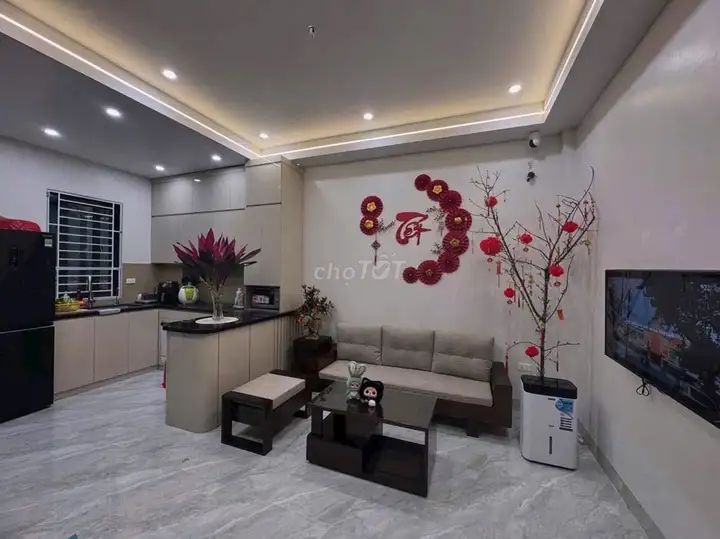Nhà 5 tầng đẹp, trung tâm Gia Thụy, Long Biên, giá nhỉnh 8 tỷ